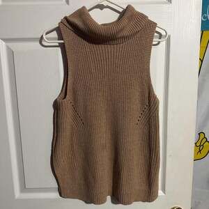 Abercrombie & Fitch Sleeveless Turtleneck Knit Sweater Vest, Tan, Size M